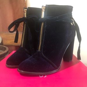 Shoe Dazzle Blue Velvet Booties. Size 8.5